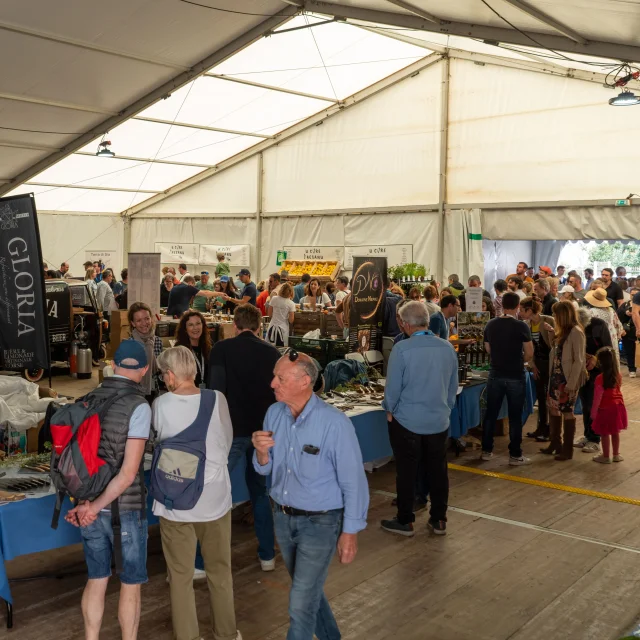 Da Cumpra Marche Producteurs Artisans Festi Bocca Bonifacio